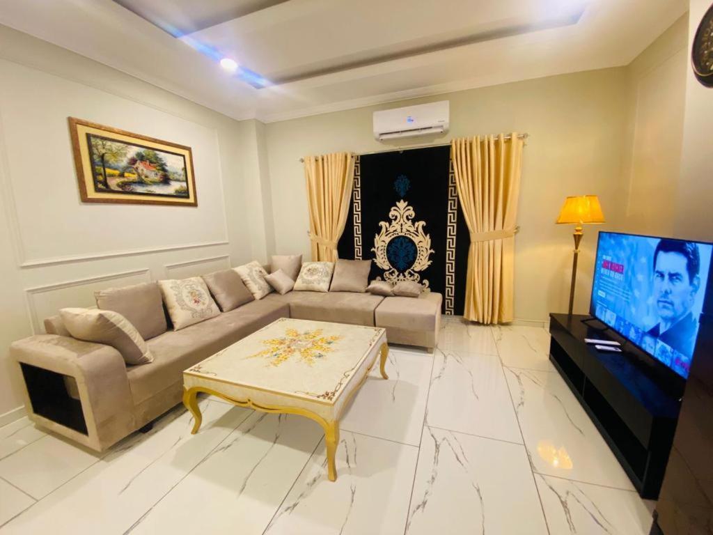 Holidazzle Serviced Apartments Bahria Town Ravalpindi Kültér fotó