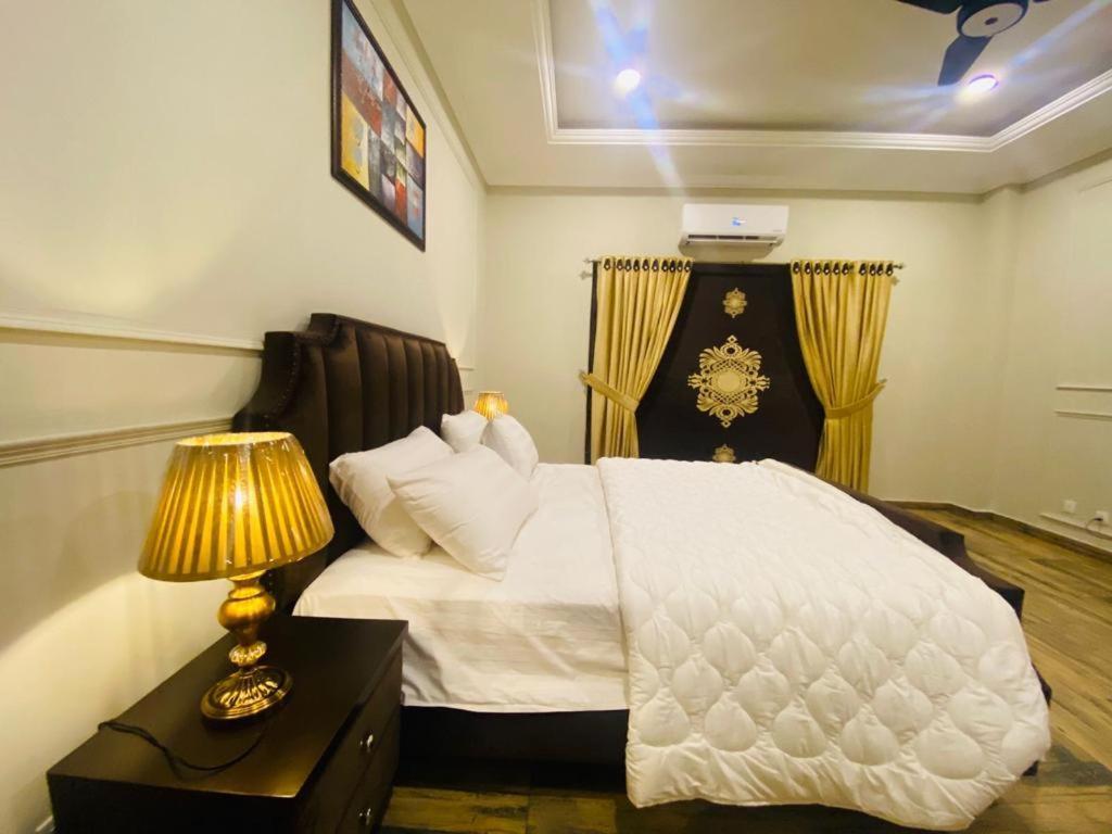 Holidazzle Serviced Apartments Bahria Town Ravalpindi Kültér fotó