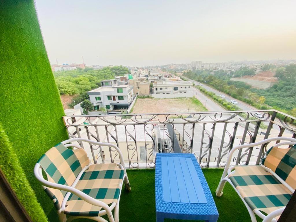 Holidazzle Serviced Apartments Bahria Town Ravalpindi Kültér fotó