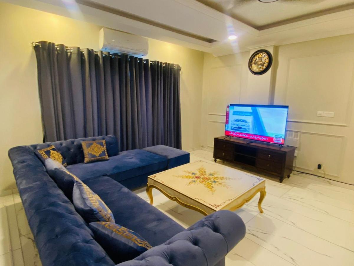 Holidazzle Serviced Apartments Bahria Town Ravalpindi Kültér fotó