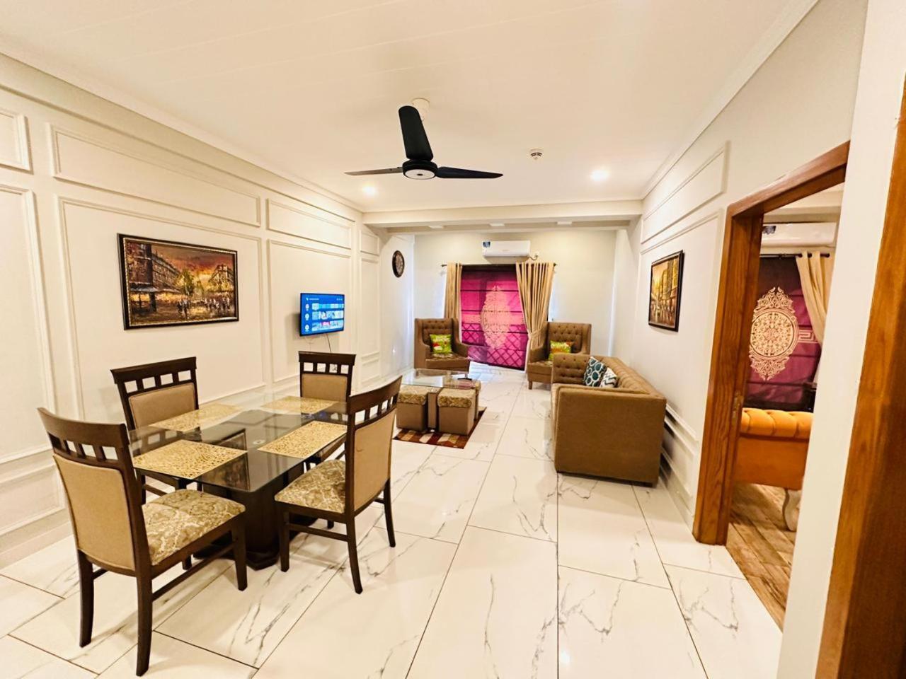 Holidazzle Serviced Apartments Bahria Town Ravalpindi Szoba fotó