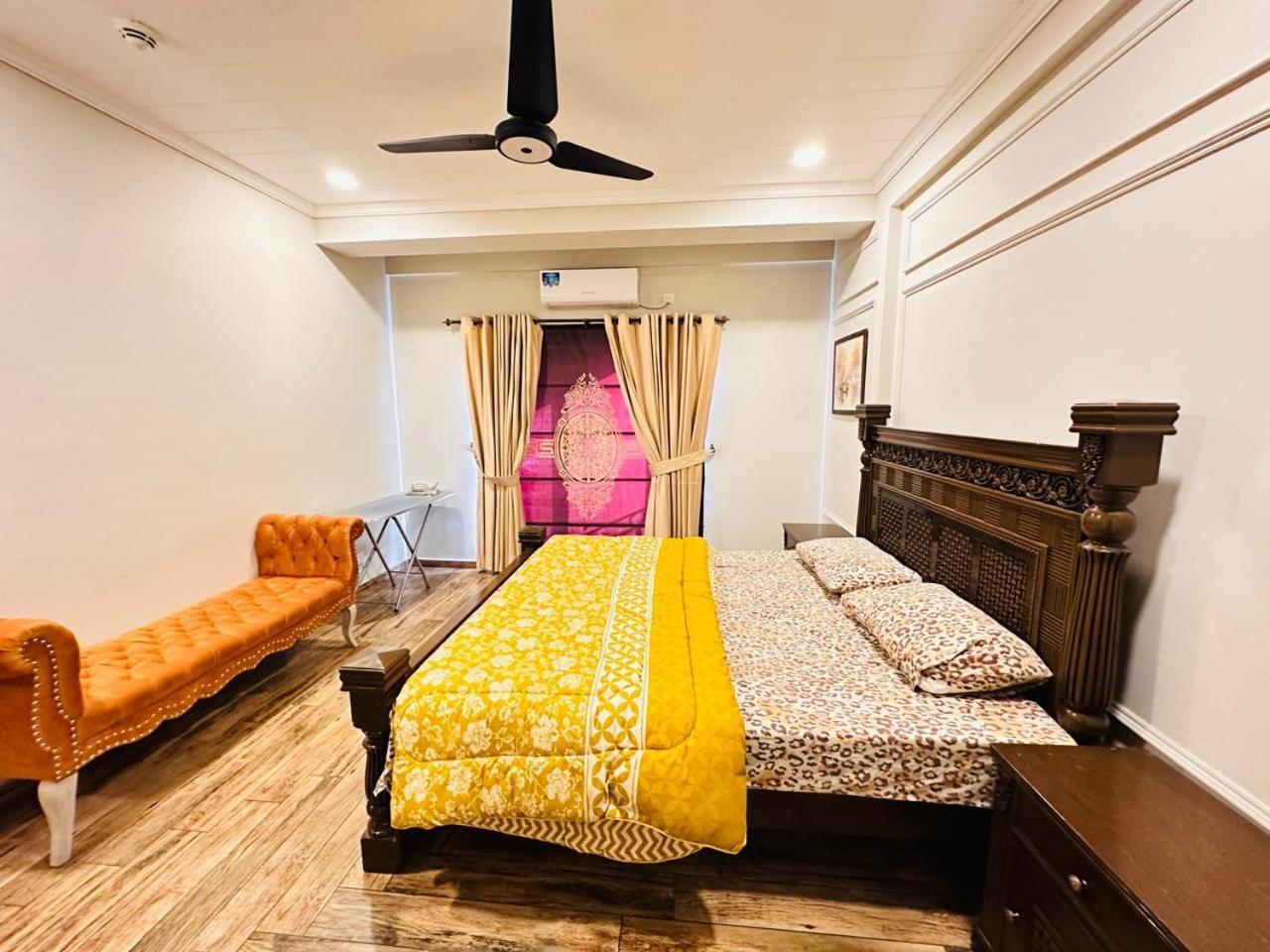 Holidazzle Serviced Apartments Bahria Town Ravalpindi Szoba fotó